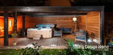 Outdoor sauna with jacuzzi